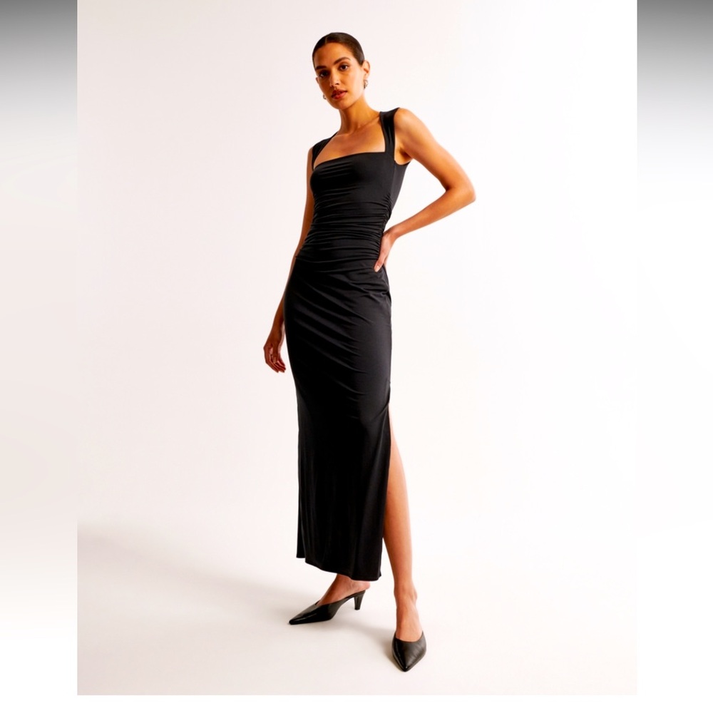Black short sleeved ruched maxi dress